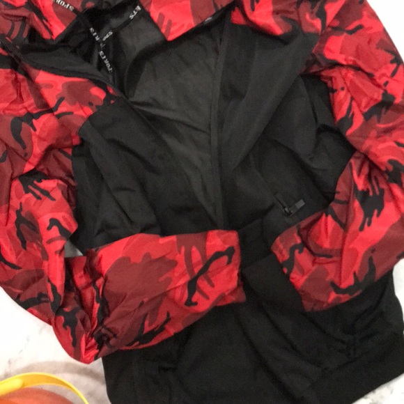 MENS RED CAMO RAIN JACKET SIZE 3XL - Picture 2 of 4